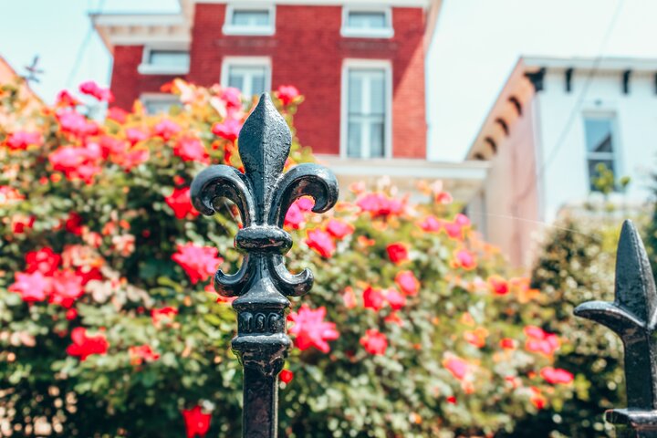 Historic Walking Tour of Victorian Louisville with Food & Bourbon