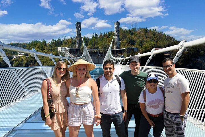 1-2 Days All-inclusive Mini Group: Glass Bridge and Mt. Tianmen