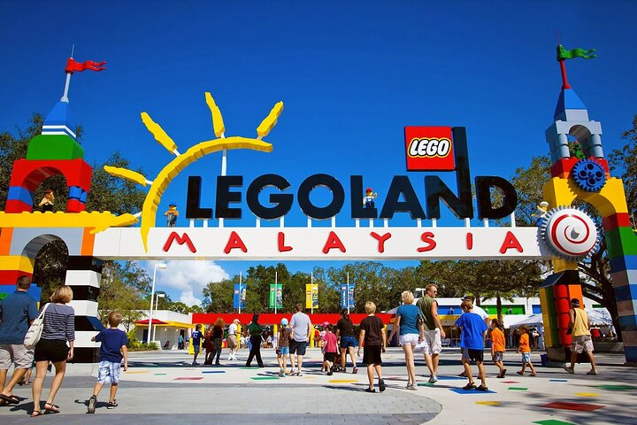 Legoland Malaysia day tour with Singapore hotel pickup (via drive-thru border)