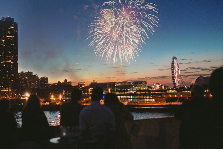 City Cruises: Chicago Fireworks Premier Dinner Cruise