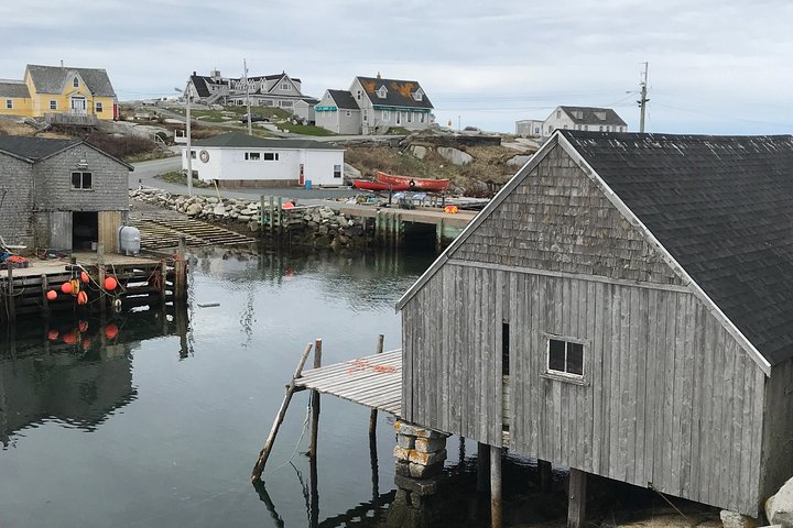 Small Group Tour – Peggy’s Cove, Lunenburg, the Annapolis Valley