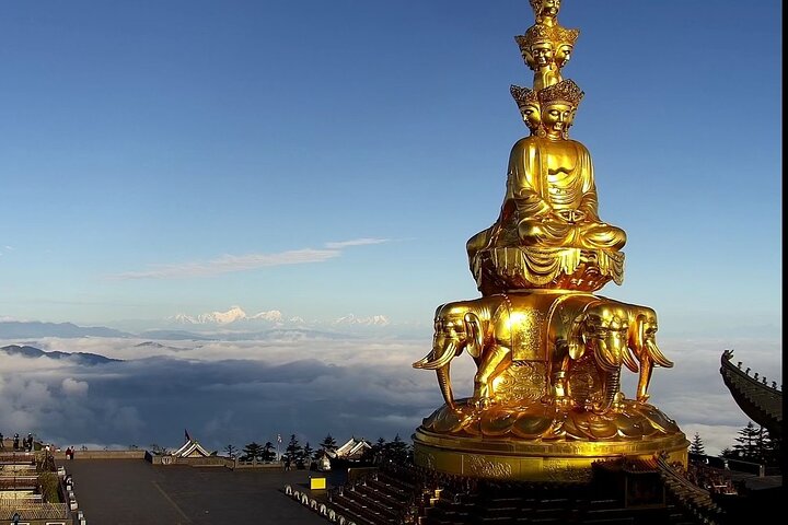Panda, Leshan, and Emei Mountain 2-day tour