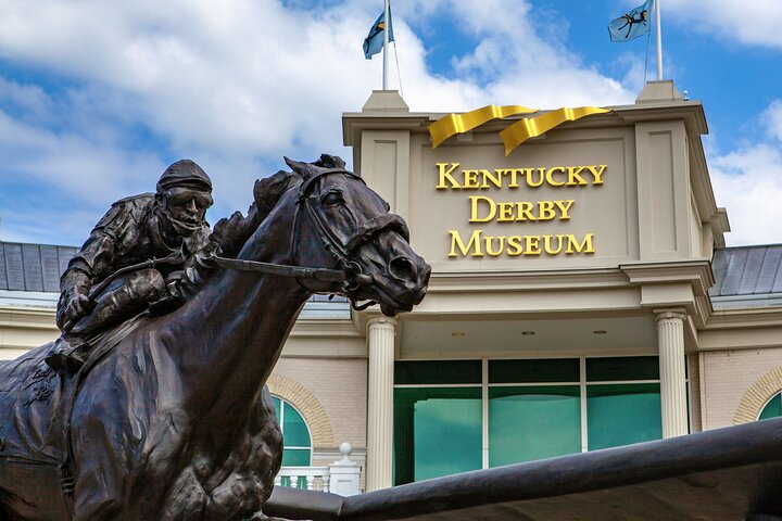 Kentucky Derby Museum – General Admission and Guided Track Visit