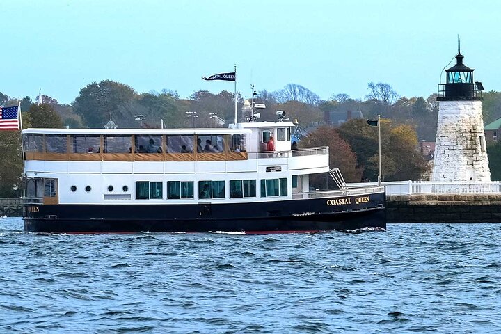 Lighthouse and Mimosa Cruise of Narragansett Bay from Newport