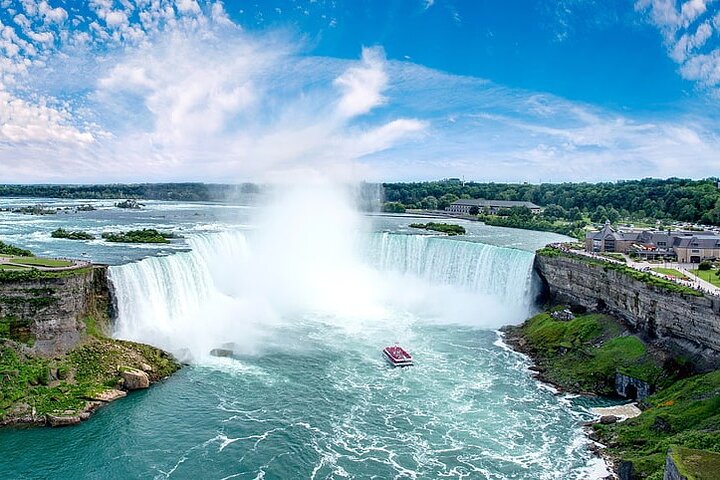 Toronto to Niagara Falls Tour: Skip-the-Line Boat & Journey