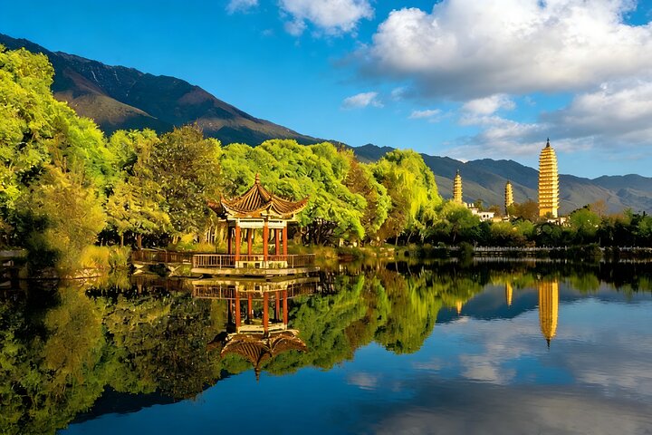 Kunming Private 2-Day Bullet Train Trip to Dali and Lijiang
