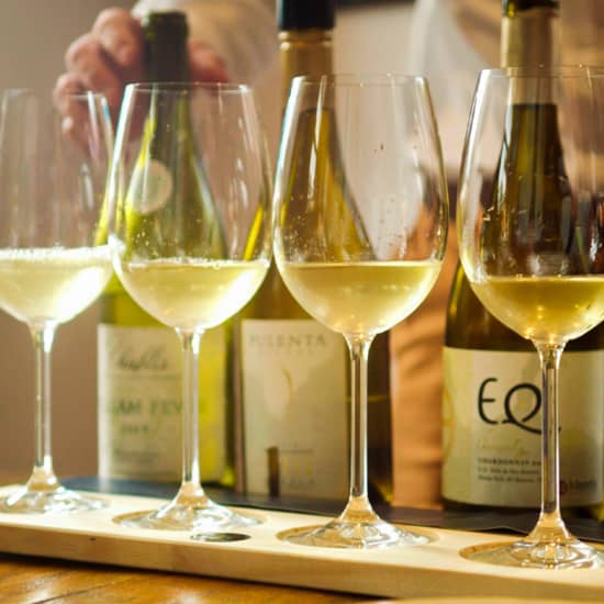 Wine Flight “Chardonnay pelo Mundo” – Miya Wine Bar Moema