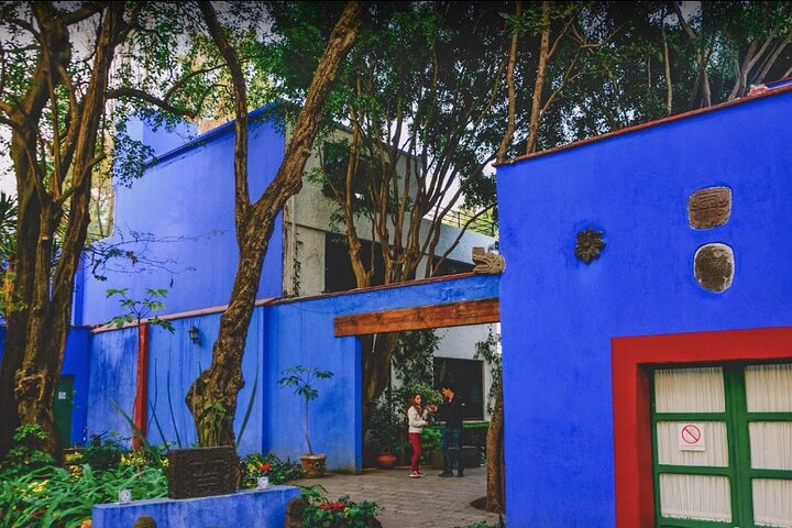 EXCLUSIVE TOUR Frida Kahlo Museum – SMALL GROUPS