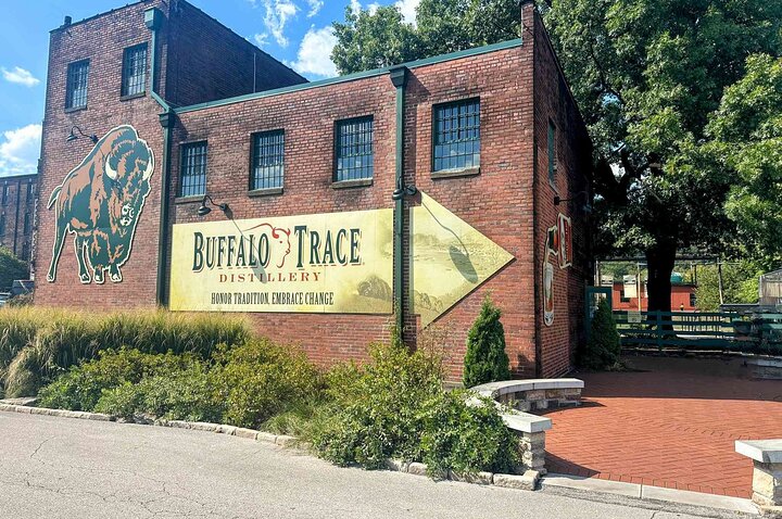 Craft Bourbon Kentucky’s Hidden Distilleries Experience