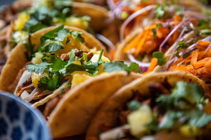 Vancouver Gastown’s Elite Walking Food Tour Experience