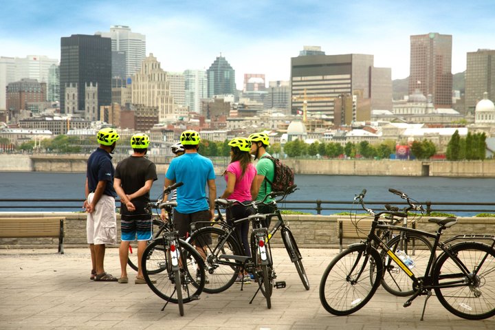 Bike/E-bike tour: Old town, Lachine canal, Islands with wine/beer