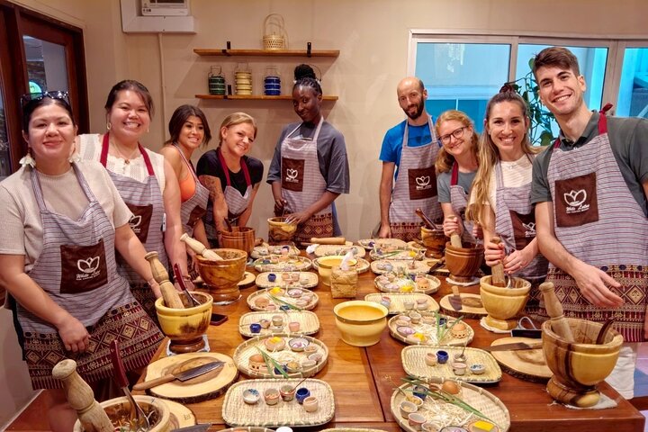 Thai Cooking Class in Bangkok’s Old Town with Market Tour