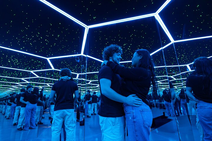 Museum of Illusions Montreal – 70+ Illusions to Explore