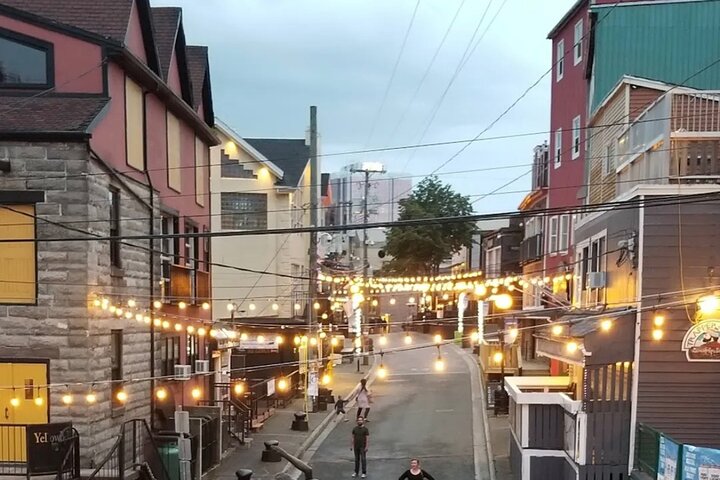 St. John’s Pub Tour & History Lesson – Pints & Pathways