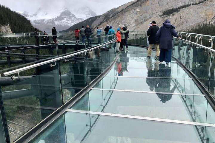 Calgary: Columbia Icefield, Skywalk, Crowfoot Glacier and Lakes