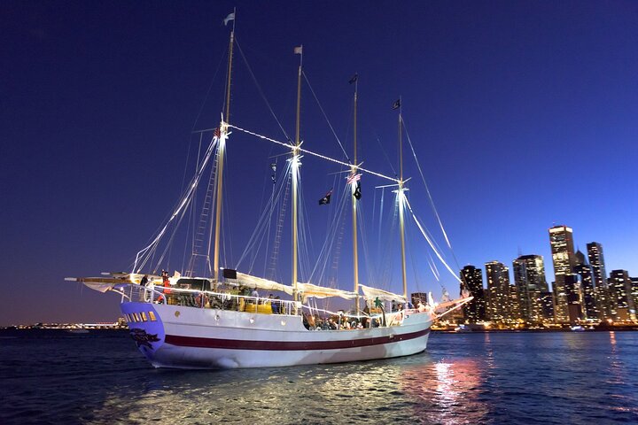 Sail on Tall Ship Windy, join us for our “Chicago Skyline Sail”