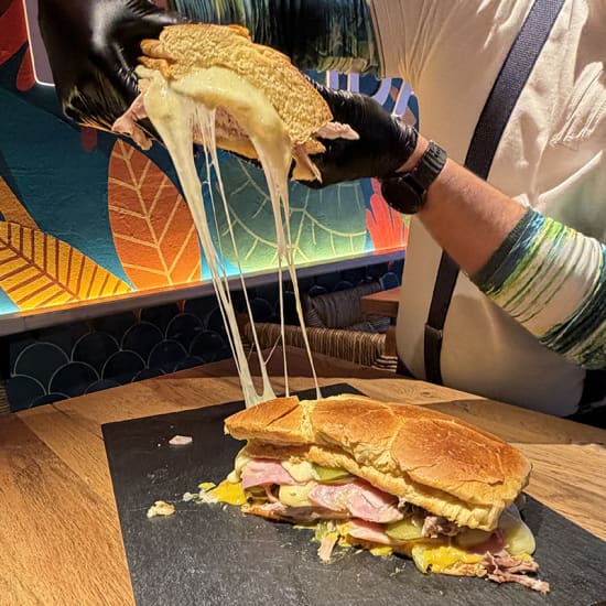 Atrévete con el Sandwichón Cubano XXL