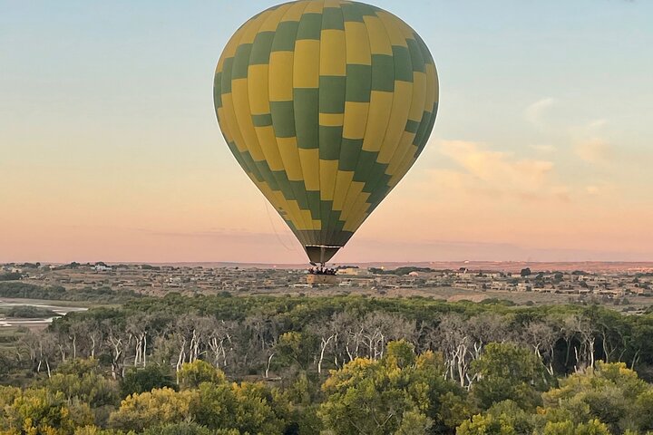 Albuquerque’s Balloon Festival Aerogelic Ballooning