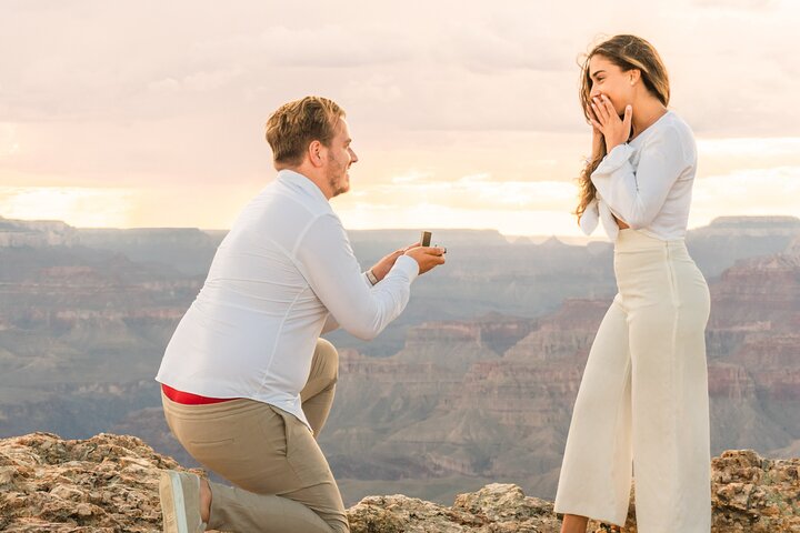 Private Professional Photo Shoot in Arizona’s Reflection Canyon
