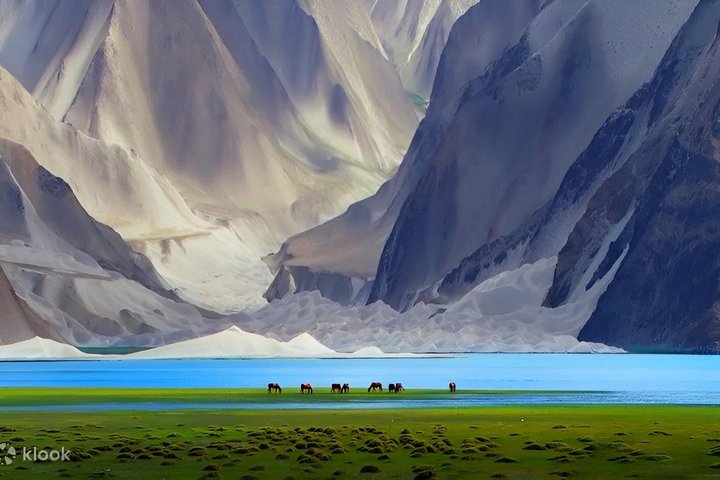 9 Day Xinjiang Natural Wonders and Cultural Discovery Tour