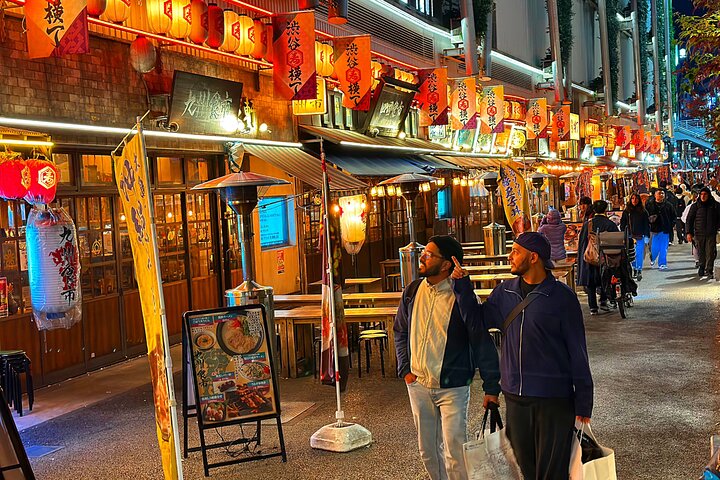 Tokyo: Shibuya Food Tour (13 dishes and 3 Eateries)